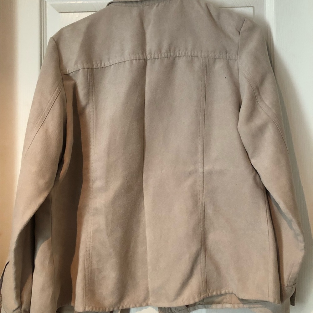 Croft&Barrow Woman's Button Up Medium - image 4